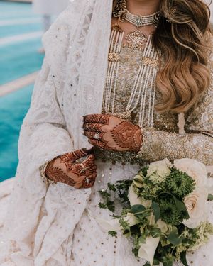 Image post by @thismodernlovephoto on Instagram