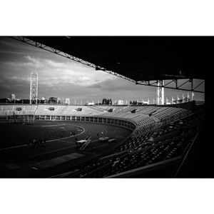 Image post by @bagoftrix on Instagram