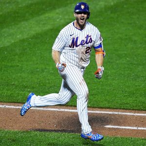 Image post by @losmets on Instagram