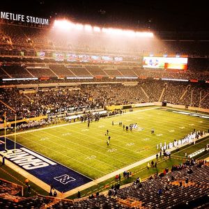 Image post by @metlifestadium on Instagram