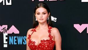 Video post by @enews on YouTube