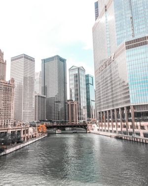 Image post by @exploreschicago on Instagram