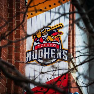 Image post by @mudhens on Instagram