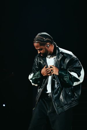 Image post by @iHeartRadio on Twitter/X