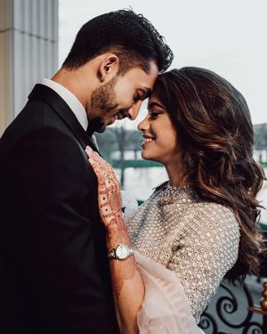 Image post by @thismodernlovephoto on Instagram