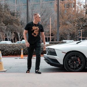 Image post by @longmoneyluc on Instagram