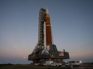 Image post by @nasaartemis on Instagram
