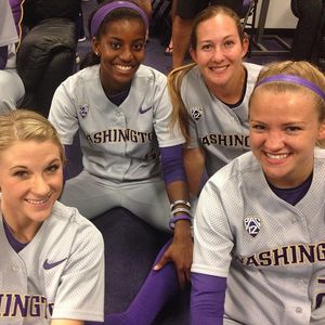 Image post by @uwsoftball on Instagram