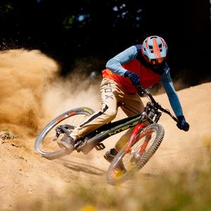 Image post by @foxmtb on Instagram