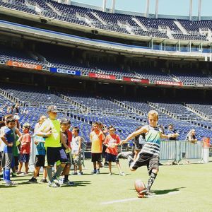 Image post by @holidaybowl on Instagram