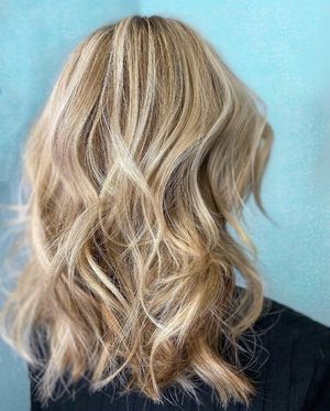Image post by @AquaFireSalon on Facebook