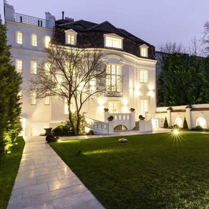 Image post by @christiesrealestate on Instagram