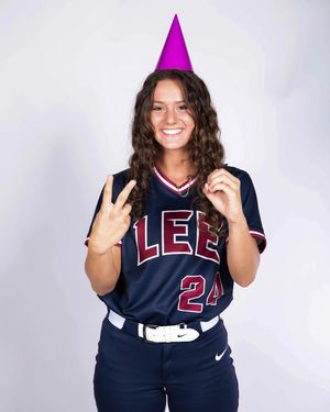 Image post by @leeusoftball on Instagram