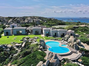 Image post by @christiesrealestate on Instagram