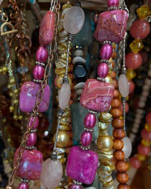 Image post by @beadcache on Instagram