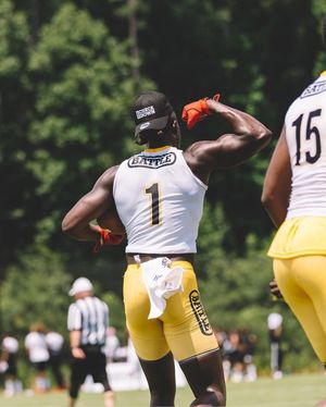Image post by @pylon7on7 on Instagram