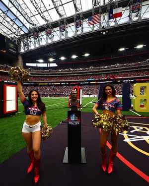 Image post by @texanscheerleaders on Instagram