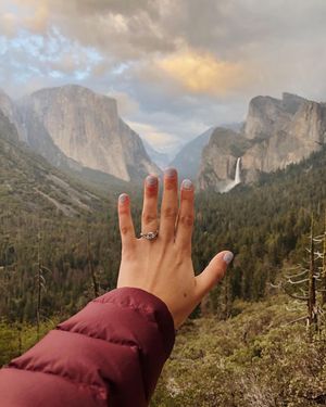 Image post by @theknot on Instagram