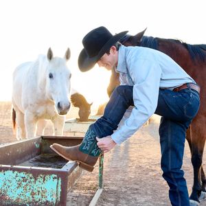 Image post by @justinboots_ on Instagram