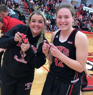Image post by @lewiswbball on Instagram