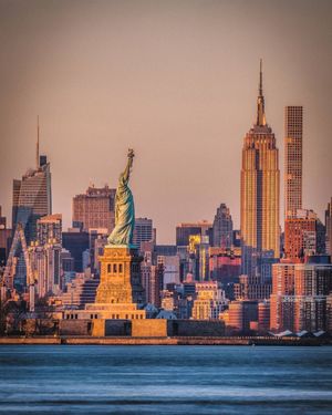 Image post by @EmpireStateBldg on Twitter/X