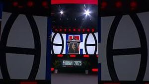 Video post by @laclippers on YouTube