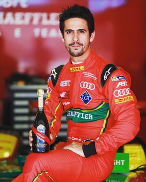 Image post by @lucasdigrassi on Instagram