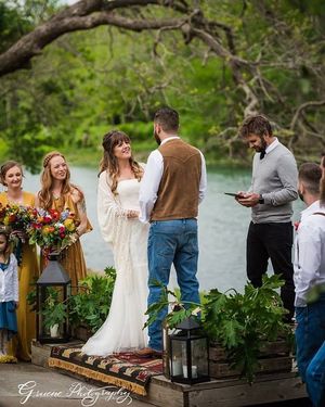 Image post by @thebloombartx on Instagram