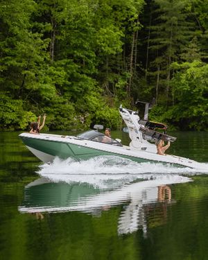 Image post by @malibuboats on Instagram