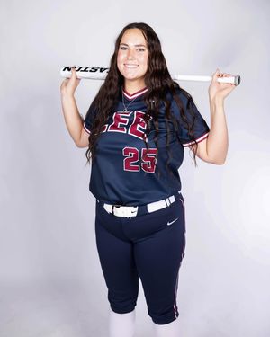 Image post by @leeusoftball on Instagram