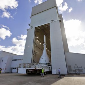 Image post by @nasaartemis on Instagram