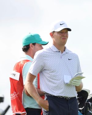 Image post by @alexknappegolf on Instagram