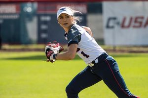 Image post by @fausoftball on Instagram