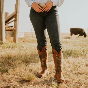 Image post by @justinboots_ on Instagram