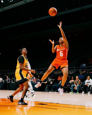 Image post by @auprohoops on Instagram