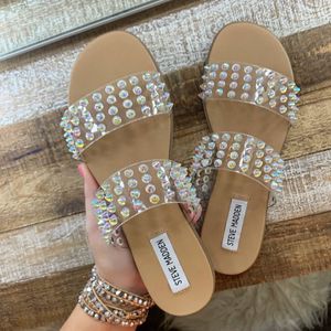 Image post by @dsw on Instagram