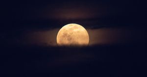 Image post by @nasaartemis on Instagram