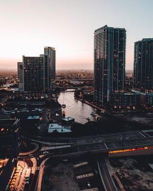 Image post by @its_holes on Instagram