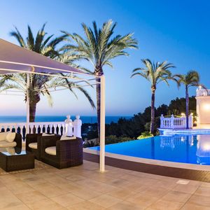 Image post by @christiesrealestate on Instagram
