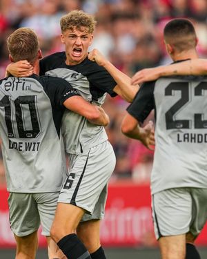 Image post by @azalkmaar on Instagram