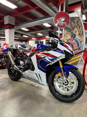 Image post by @motorcyclemall on Instagram