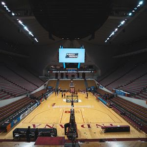Image post by @ou_wbball on Instagram