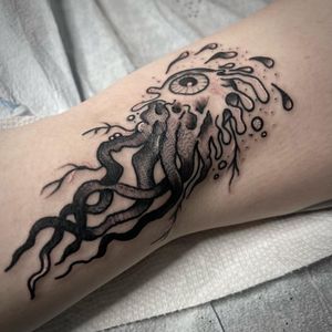 Image post by @jessfoxtattoos on Instagram