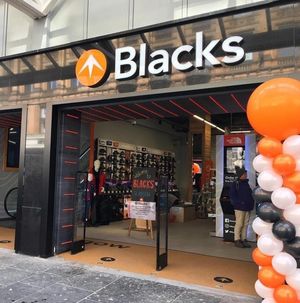 Image post by @blacks_online on Instagram