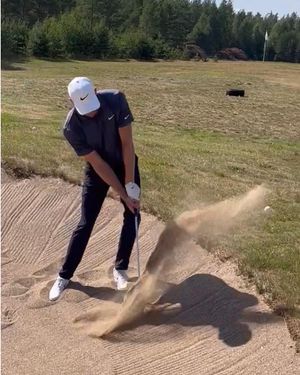 Image post by @alexknappegolf on Instagram