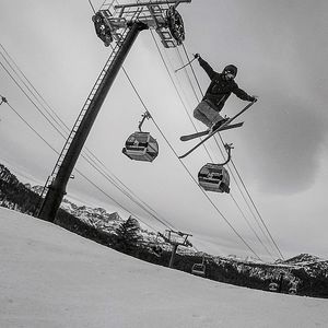 Image post by @uscskiandsnowboard on Instagram
