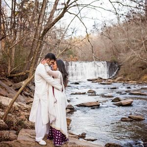Image post by @thismodernlovephoto on Instagram