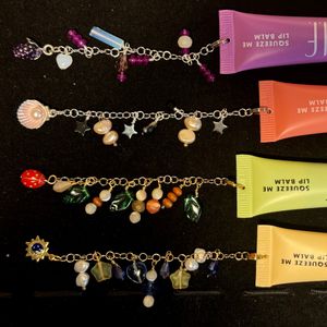 Image post by @beadcache on Instagram