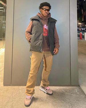 Image post by @poshmarkmens on Instagram