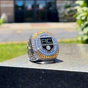 Image post by @collegehockeybuzz on Instagram